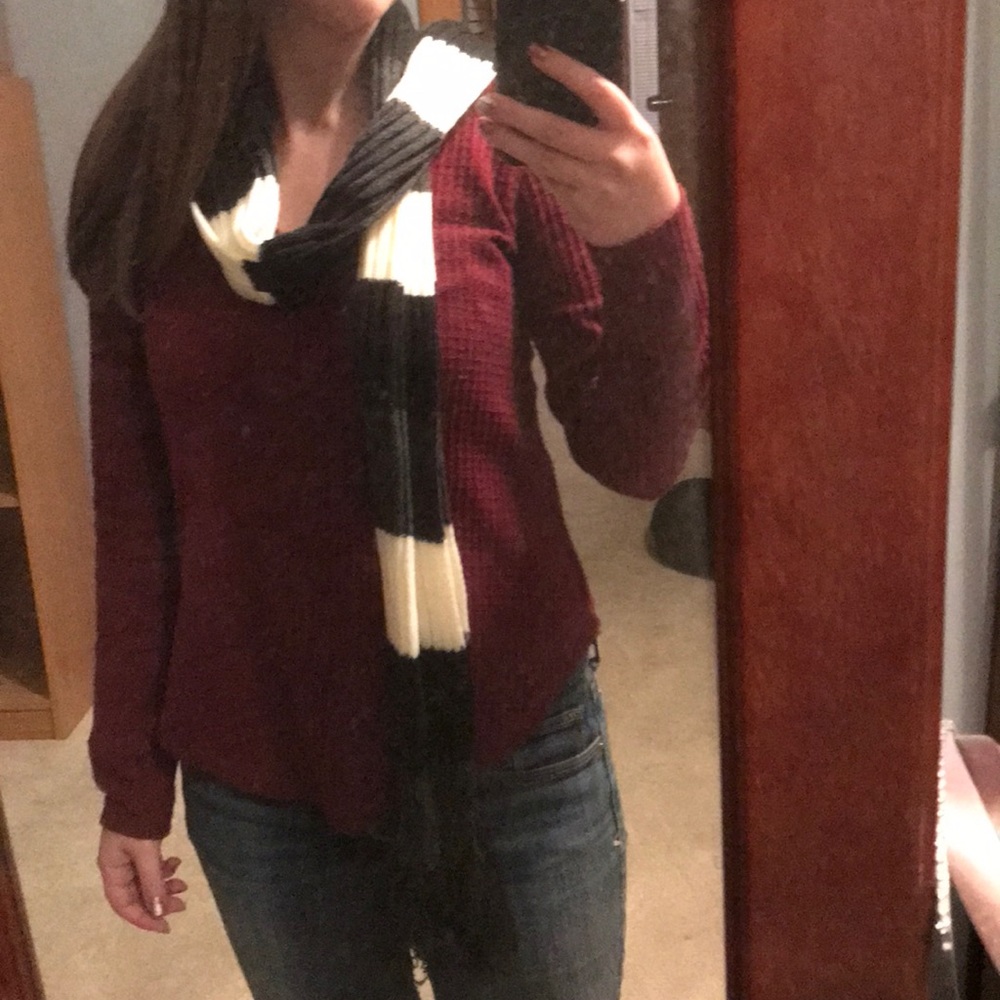 Scarf - Picture 4 of 6